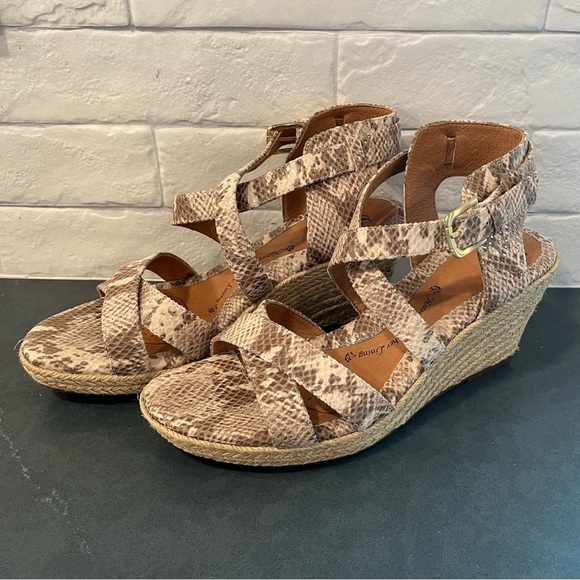 SOFFT Women's 8.5 Inez Wedge Espadrille Sandals cream snakeprint - Picture 2 of 11